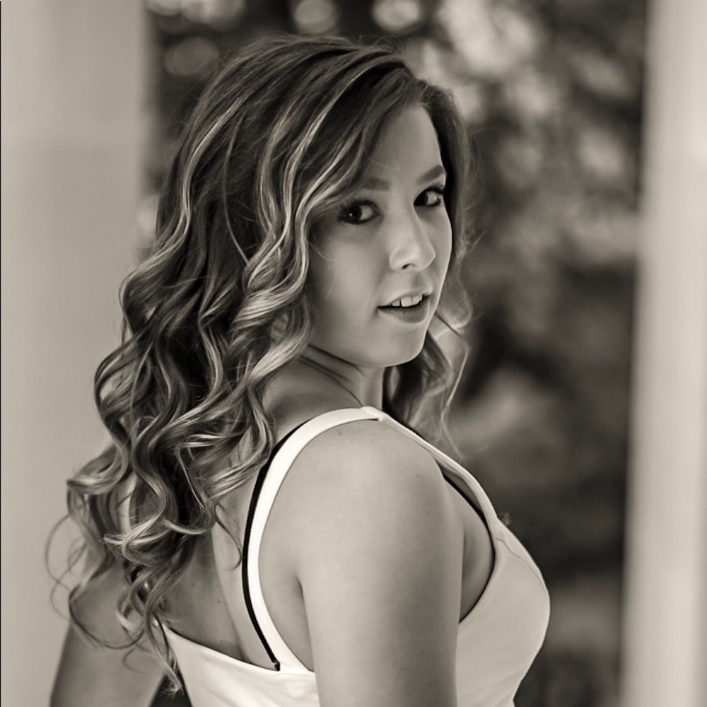 Meet your Posher, Holly